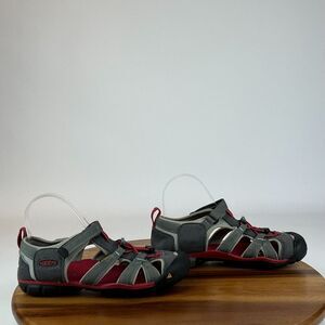 Big Kids Keen Seacamp II CNX Gray Athletic Hiking Fisherman Sandals Size 5 Y GUC